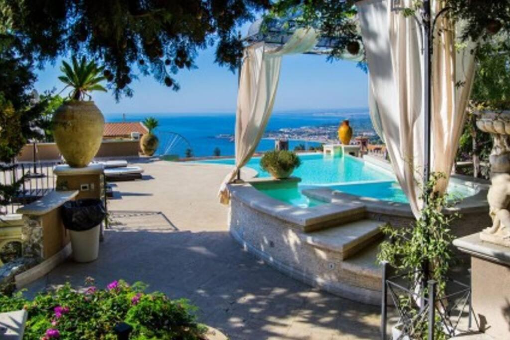Atelier Taormina Spacious Guesthouse With Pool Bagian luar foto